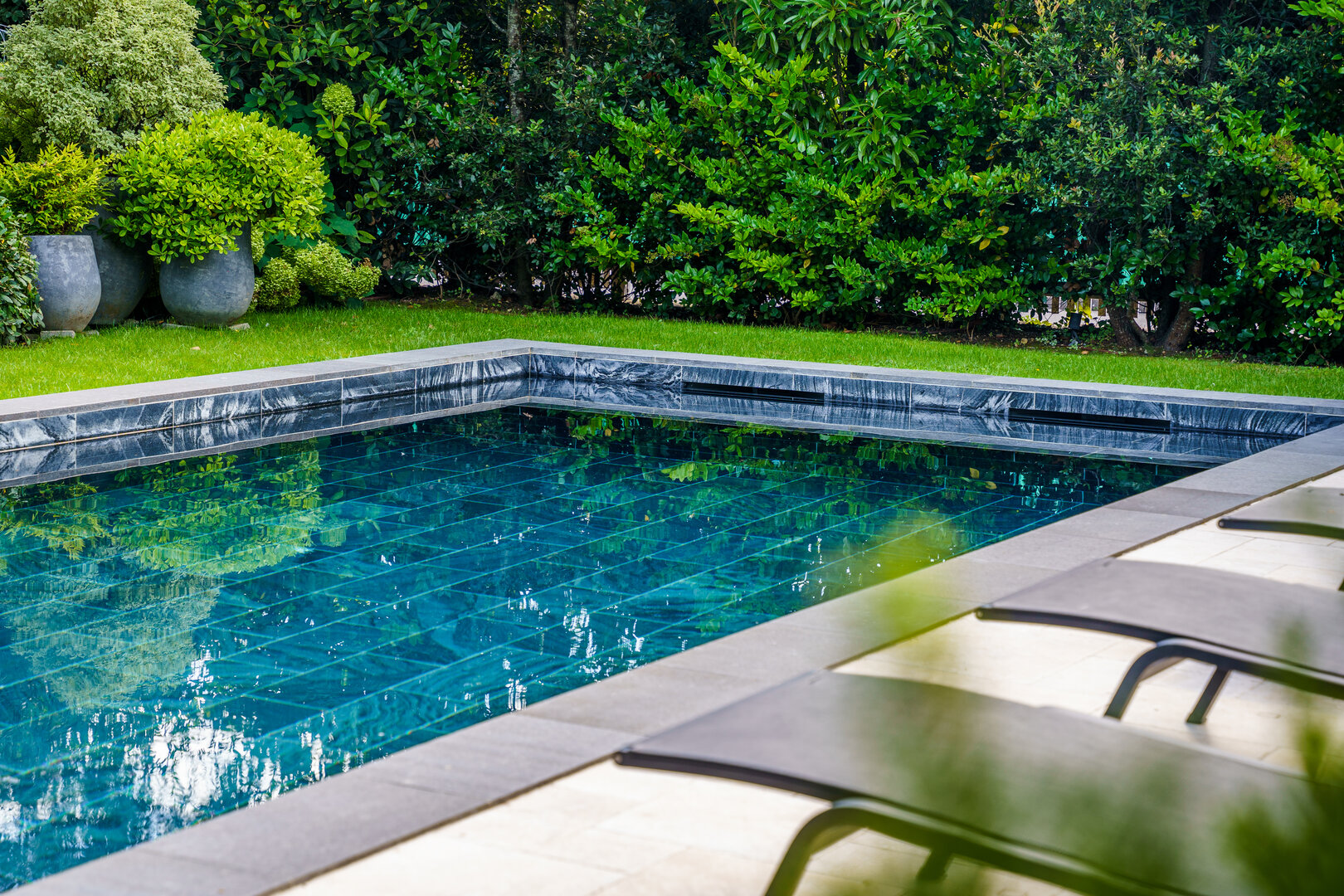 Piscine Classique et Sauna - A